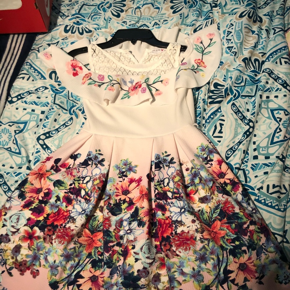 Girl's Dress